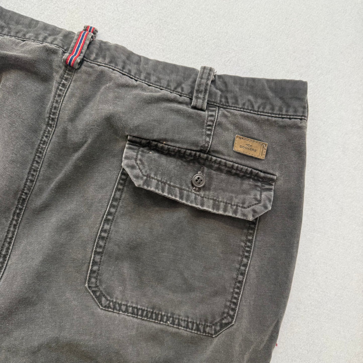 Dockers Flat Front Relaxed Fit Men's Faded Gray Chino Khaki Pants Size 40x30
