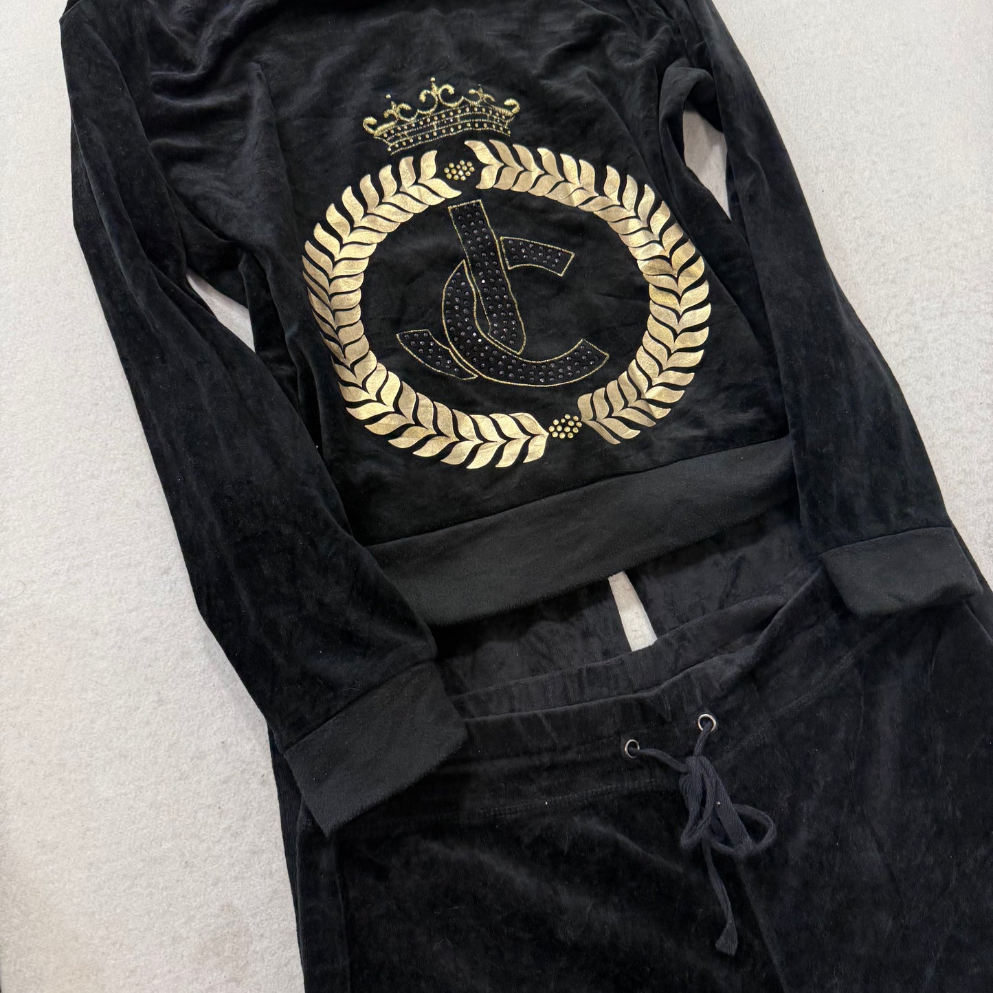 Juicy Couture Women's Black Velour Tracksuit Set Hoodie & Pant Crest Logo Size L