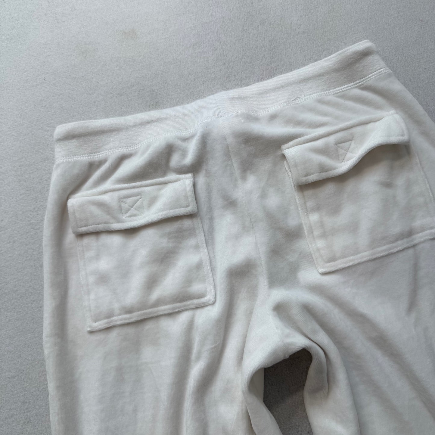 Juicy Couture Women's White Velour Flared Leg Track Pants Loungewear Y2K Size M