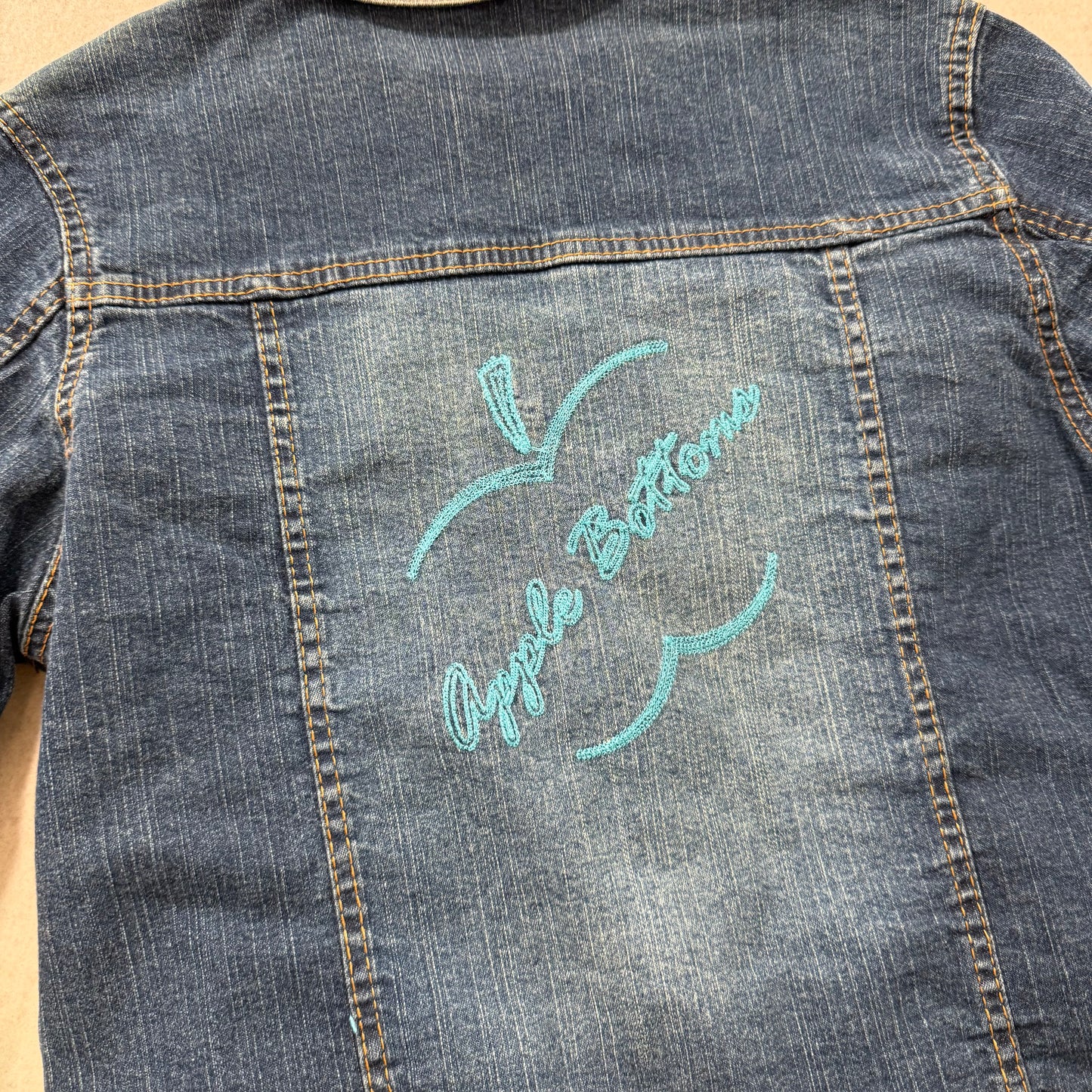 Apple Bottoms by Nelly Womens Denim Zip Up Cropped Jacket Spellout Design Size L