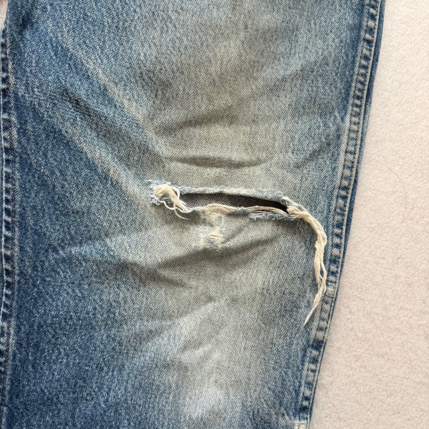 Wrangler 47MWZ Men's Blue Denim Jeans Medium Wash Distressed Regular Fit Size 36