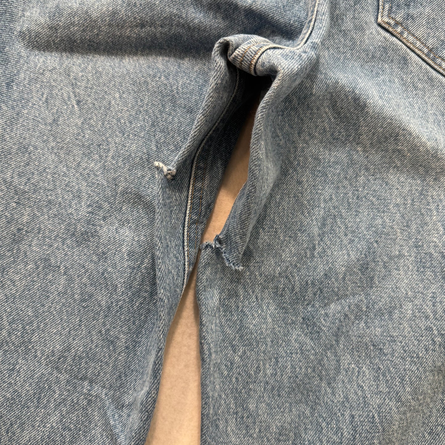 Carhartt Blue Denim Jeans Relaxed Fit Straight Leg Contrast Stitching Logo Patch Size 35x32