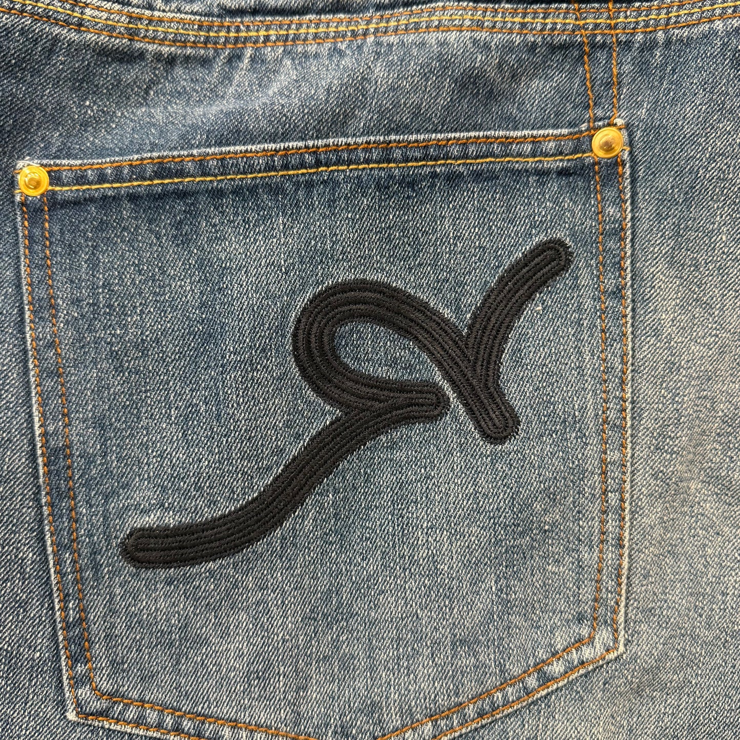 Rocawear Medium Blue Denim Jeans Straight Leg Embroidered Logo 100% Cotton 46