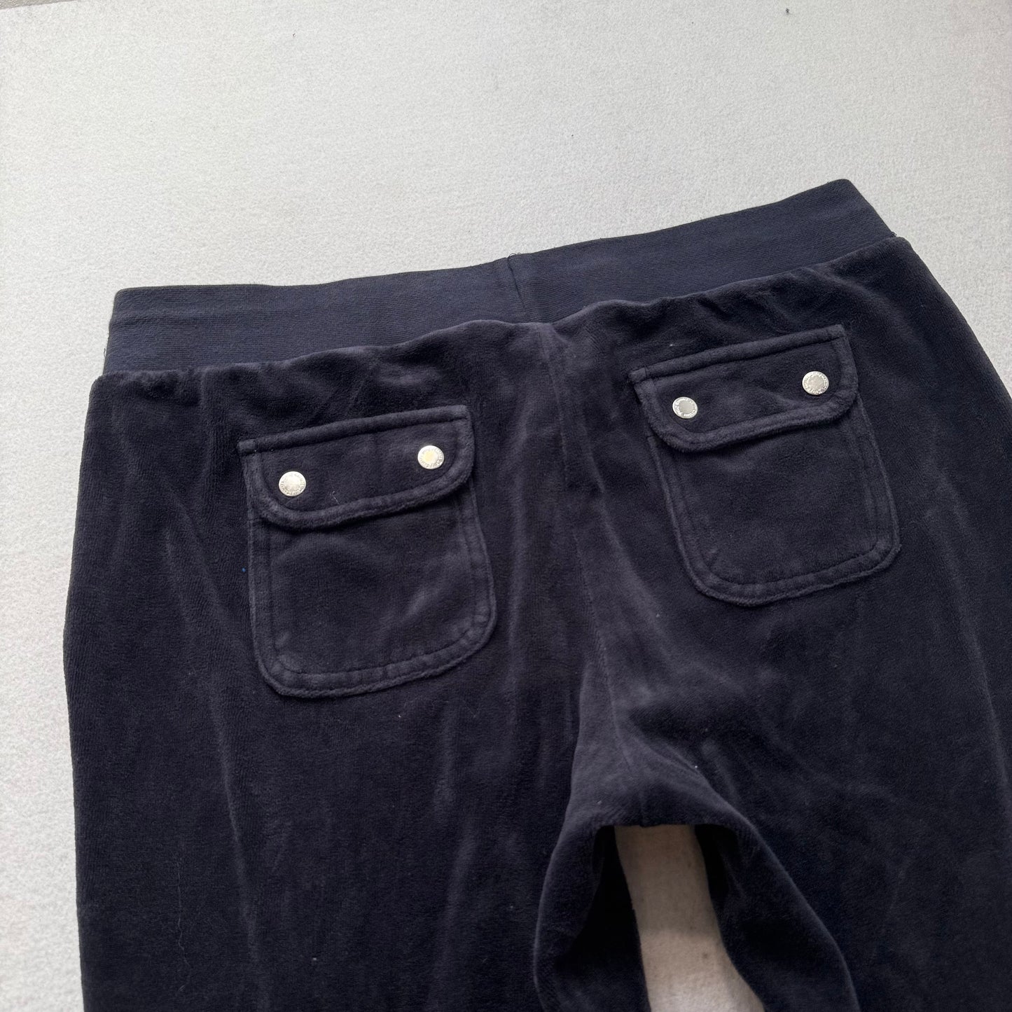 Juicy Couture Women's Navy Velour Flared Leg Track Pant Back Snap Pockets Size M
