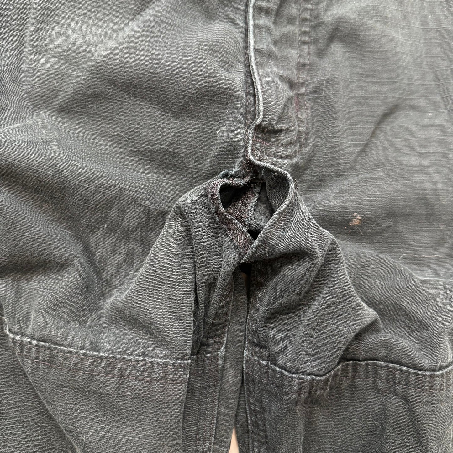 Carhartt B342 Black Duck Canvas Cargo Work Pants Straight Leg Utility Pocket Size 44x32