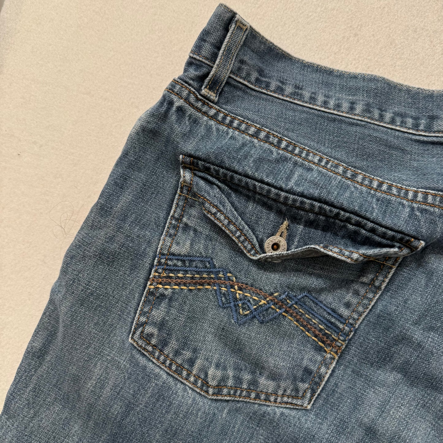 Lucky Brand Men's Blue Denim Jeans Button-Flap Back Pockets Mid-Rise Size 36