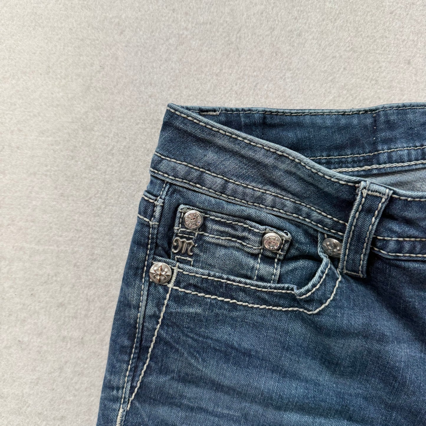 Miss Me Chloe Women's Blue Denim Bootcut Jeans Embellished Flap Pockets Size 30