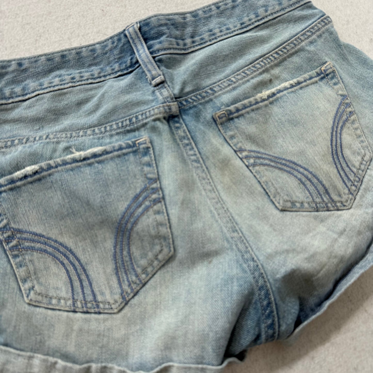 Hollister Women's Blue Denim Shorts Light Wash Stretch Cuffed Hem Size 3 W26
