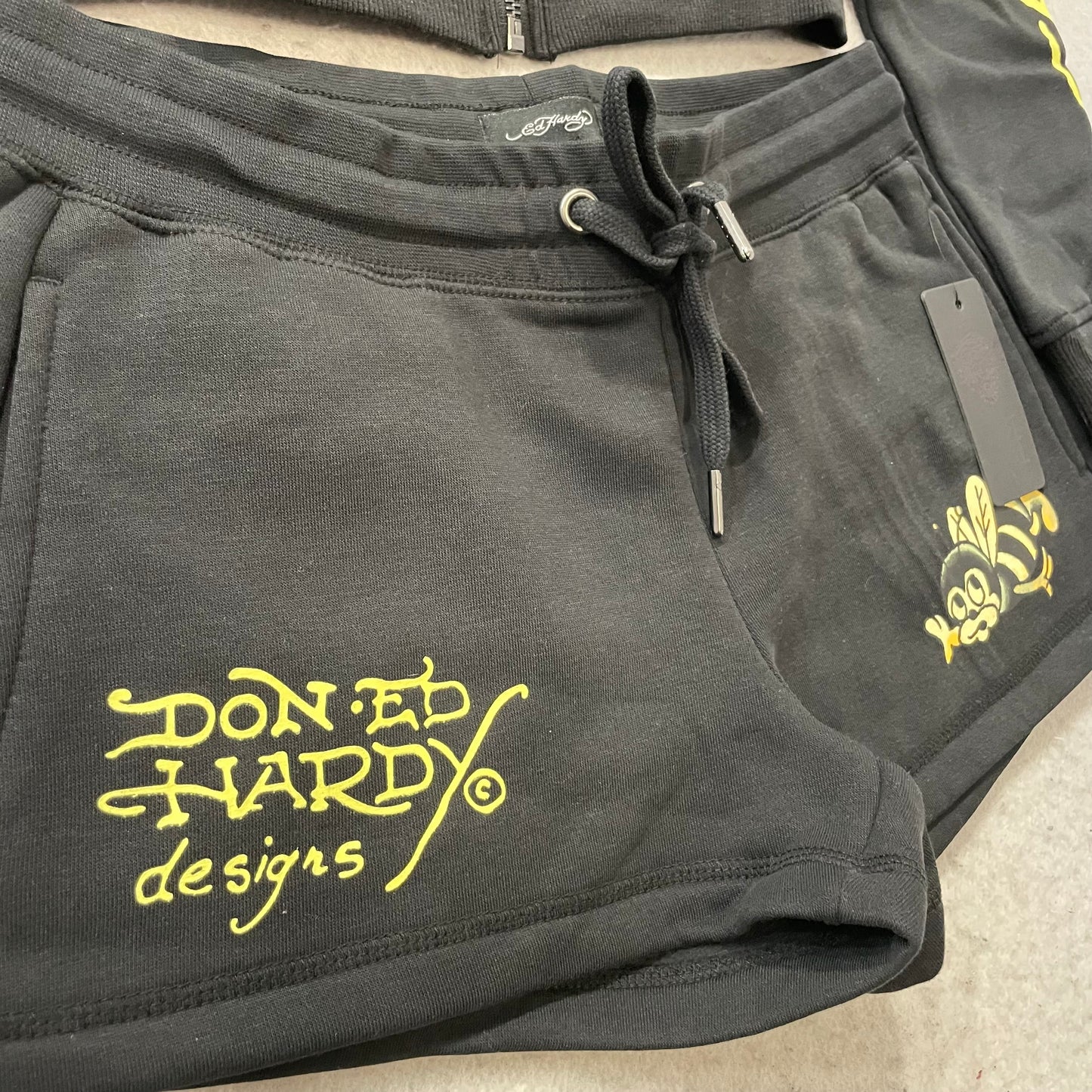 Ed Hardy Bumblebee Women's Black Fleece Graphic Cropped Hoodie & Shorts Set - M