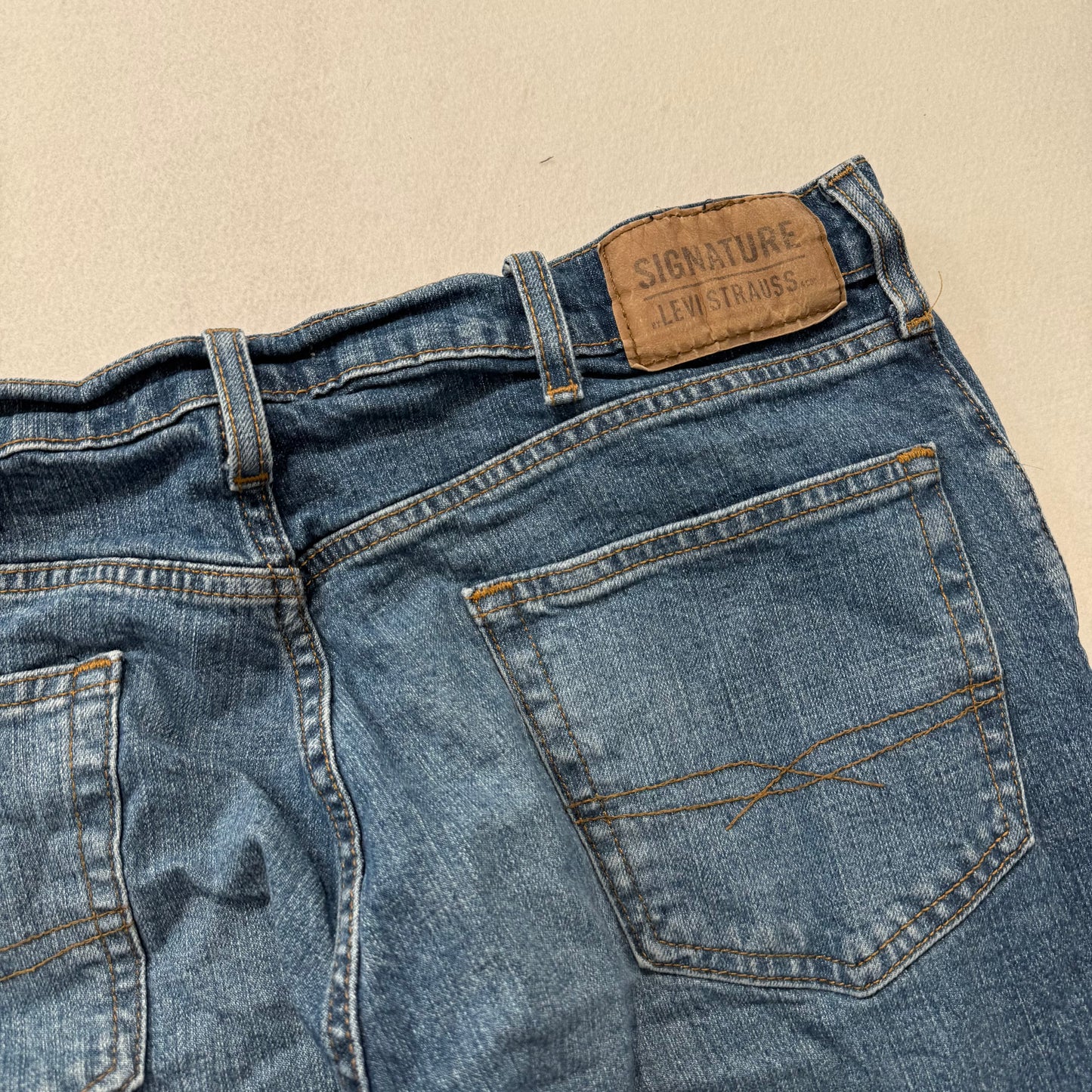 Levi’s Signature Bootcut Blue Denim Jeans Y2K Classic Straight Leg Pants