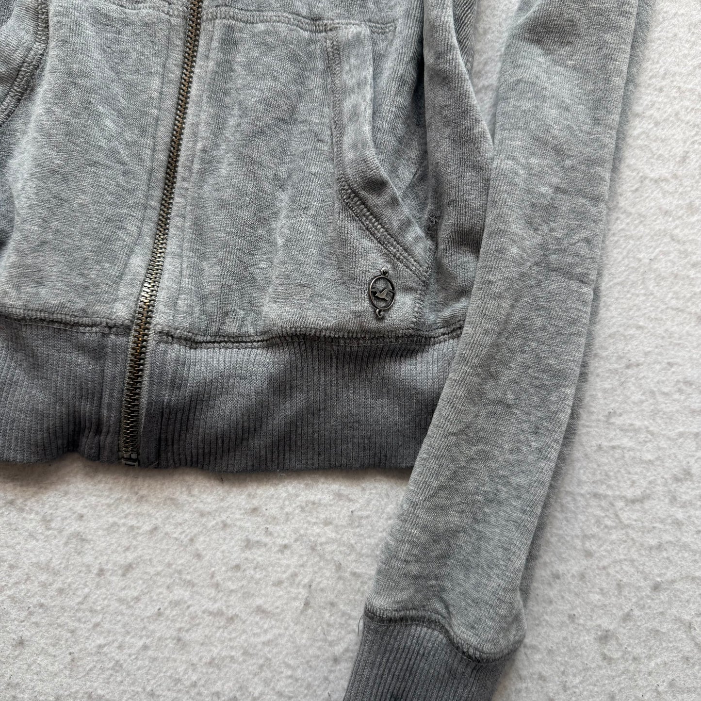 Hollister Women's Gray Velour Zip-Up Hoodie Kangaroo Pockets Loungewear Size XS