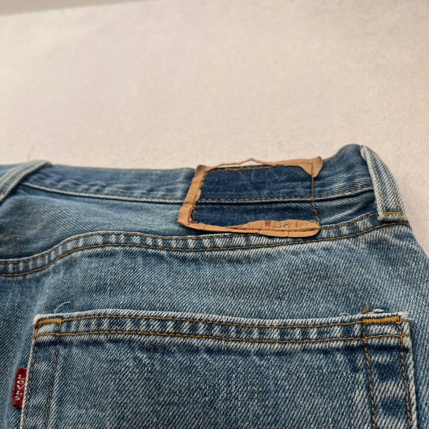 Vtg Levi's Men's Blue Faded Denim Straight Jeans Button Fly Classic Size 38x36