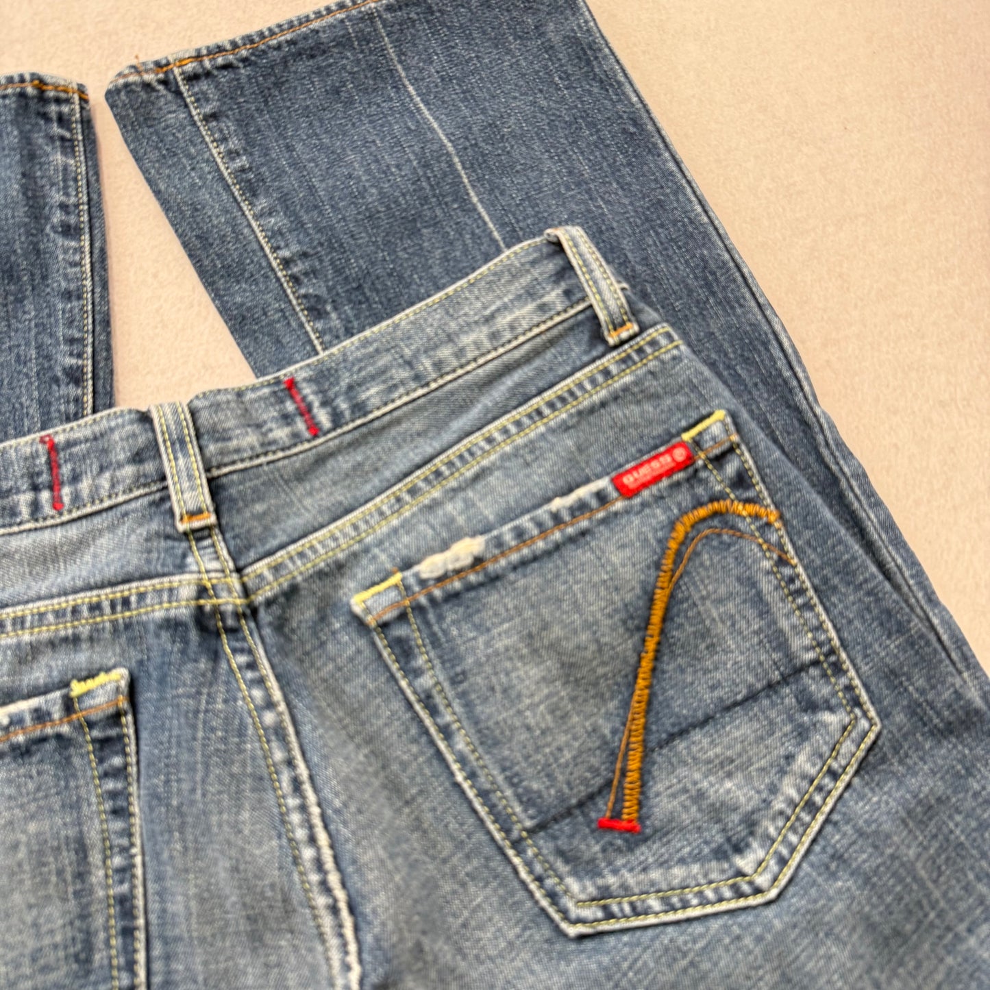 Guess Medium Wash Blue Denim Flared Leg Jeans Y2K Fashion Low Rise Size 26