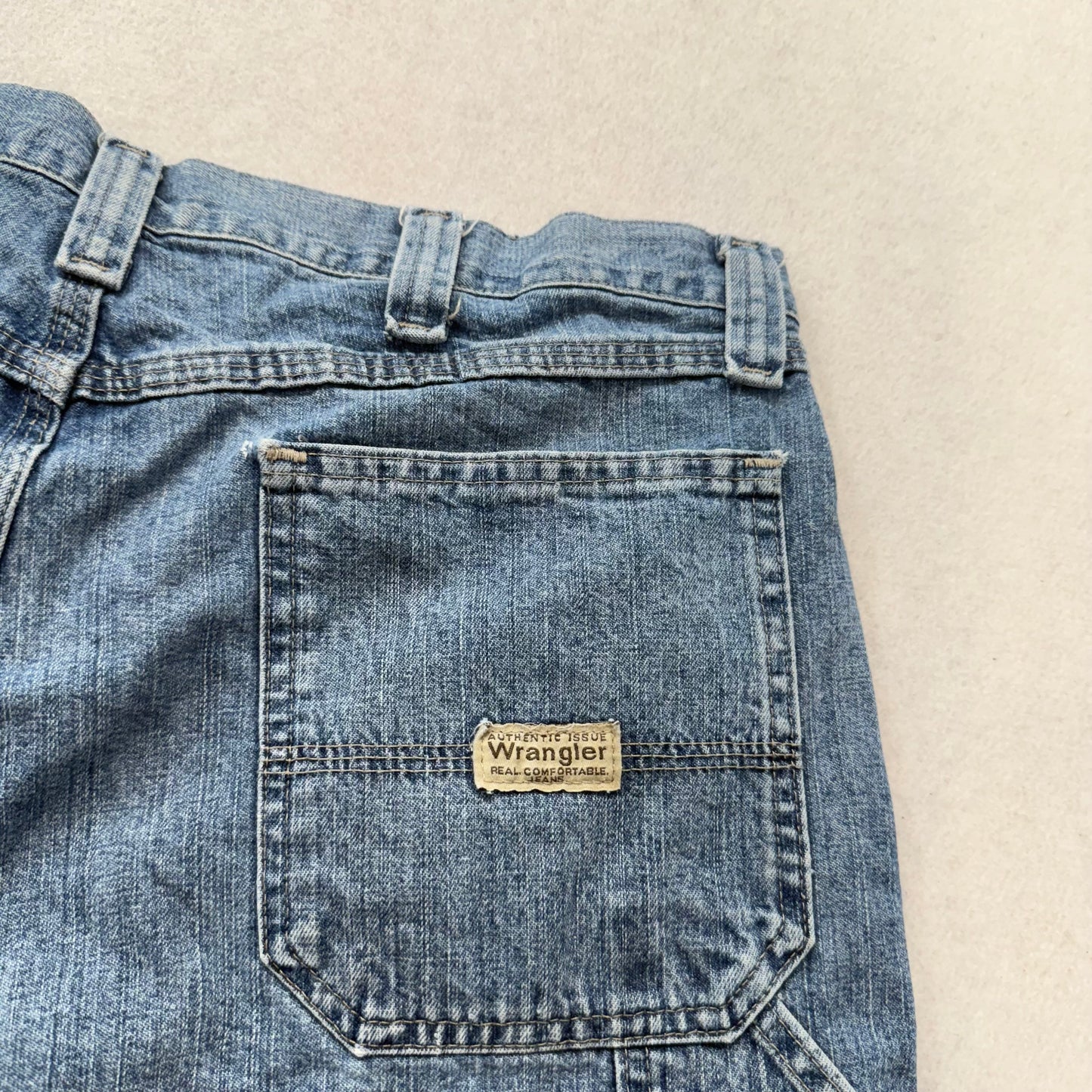 Wrangler Men's Medium Wash Blue Denim Baggy Carpenter Shorts Hammer Loop Size 36