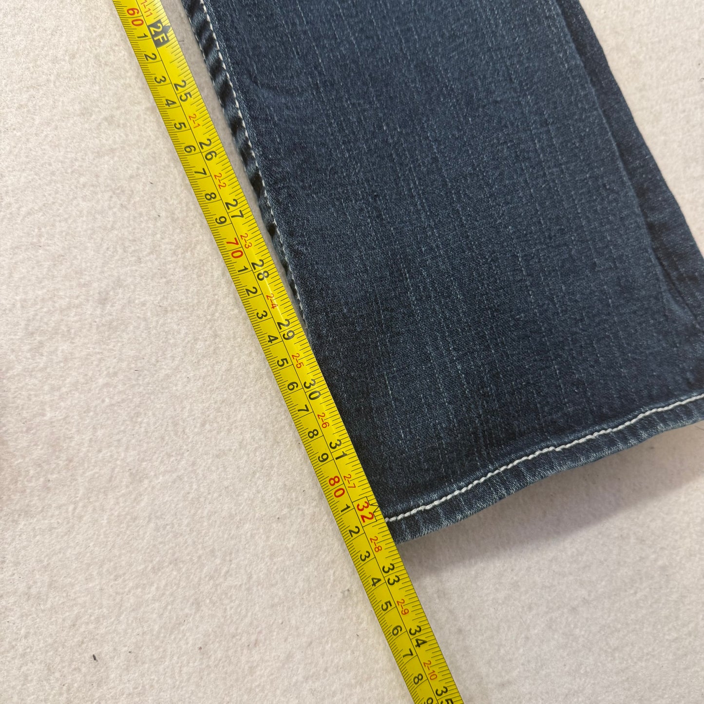 Rare True Religion Blue Denim Jeans Horseshoe Button-Flap Back Pockets Size 30