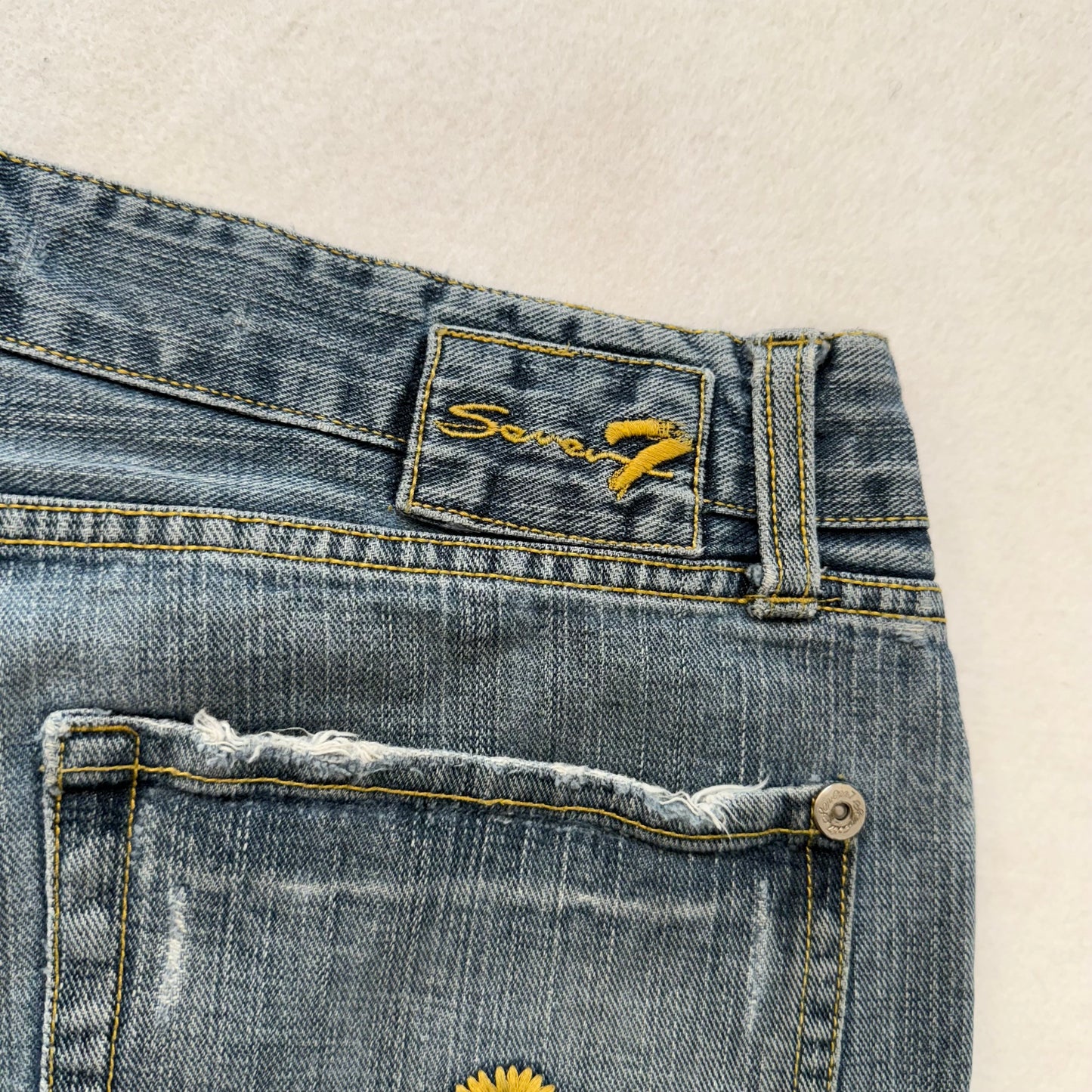 Seven7 Blue Denim Straight Leg Jeans Embroidered Back Pockets Size 34 Made in China