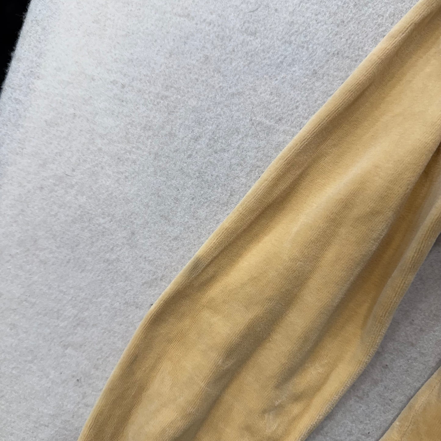 2003 Vintage Juicy Couture Women's Honey Mustard Velour Full Zip Hoodie Size M