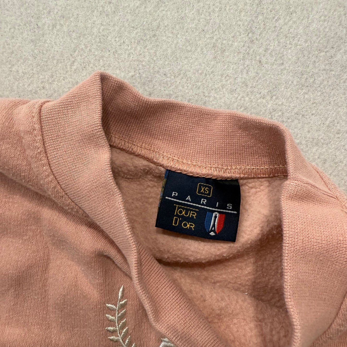 Paris Tour D'Or Womens Dusty Pink Fleece Sweatshirt Embroidered Crewneck Size XS