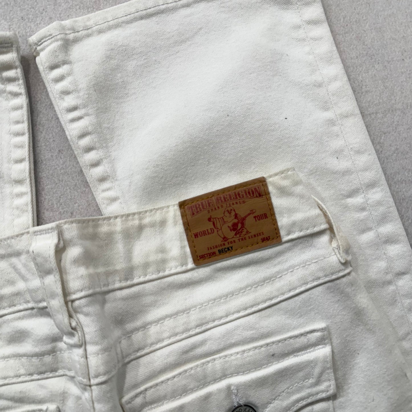 True Religion White Denim Flared Jeans Back Snap Pockets Mid Rise Size 28