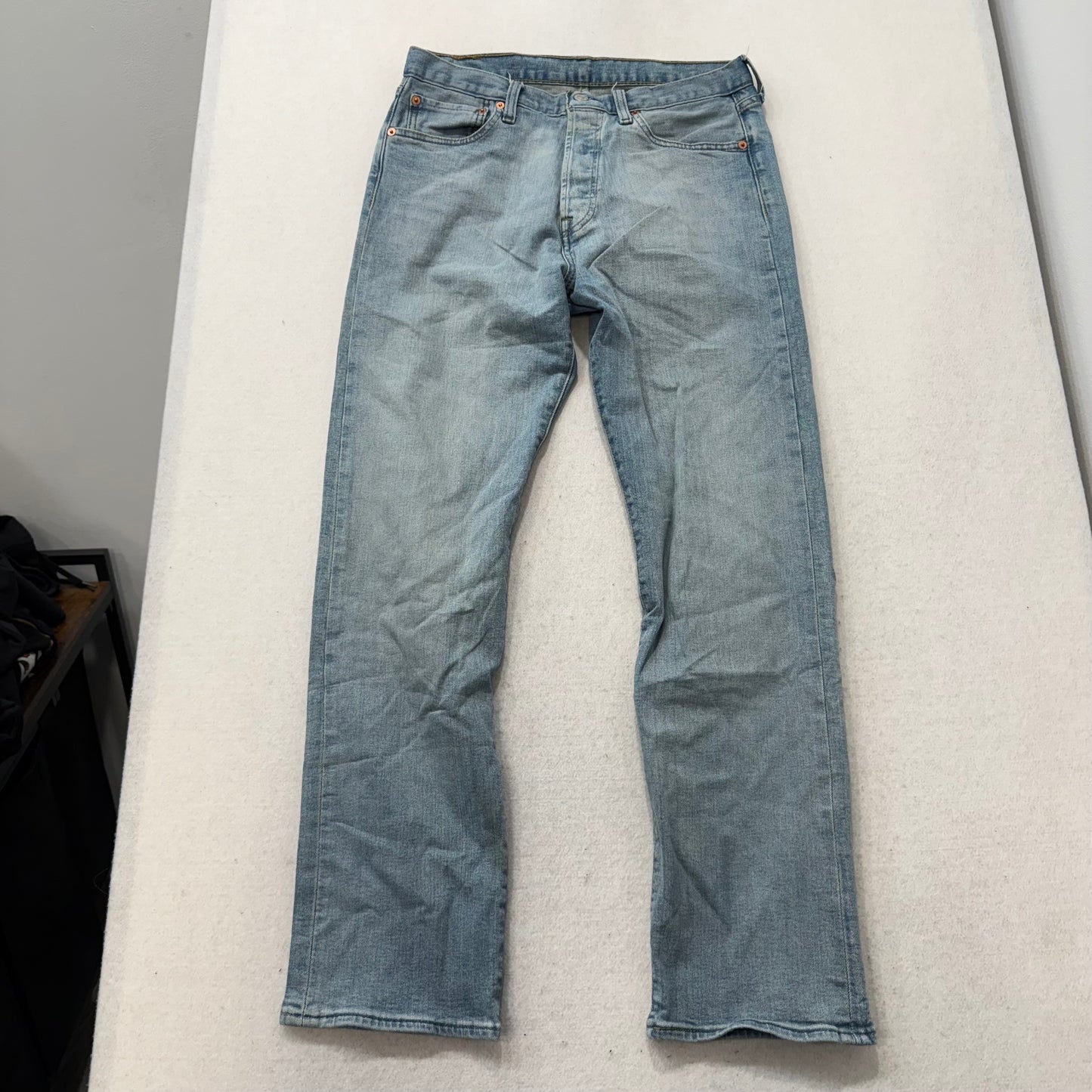 Levi Strauss & Co. 501 Men's Light Blue Denim Slim Straight Leg Jeans Waist 31