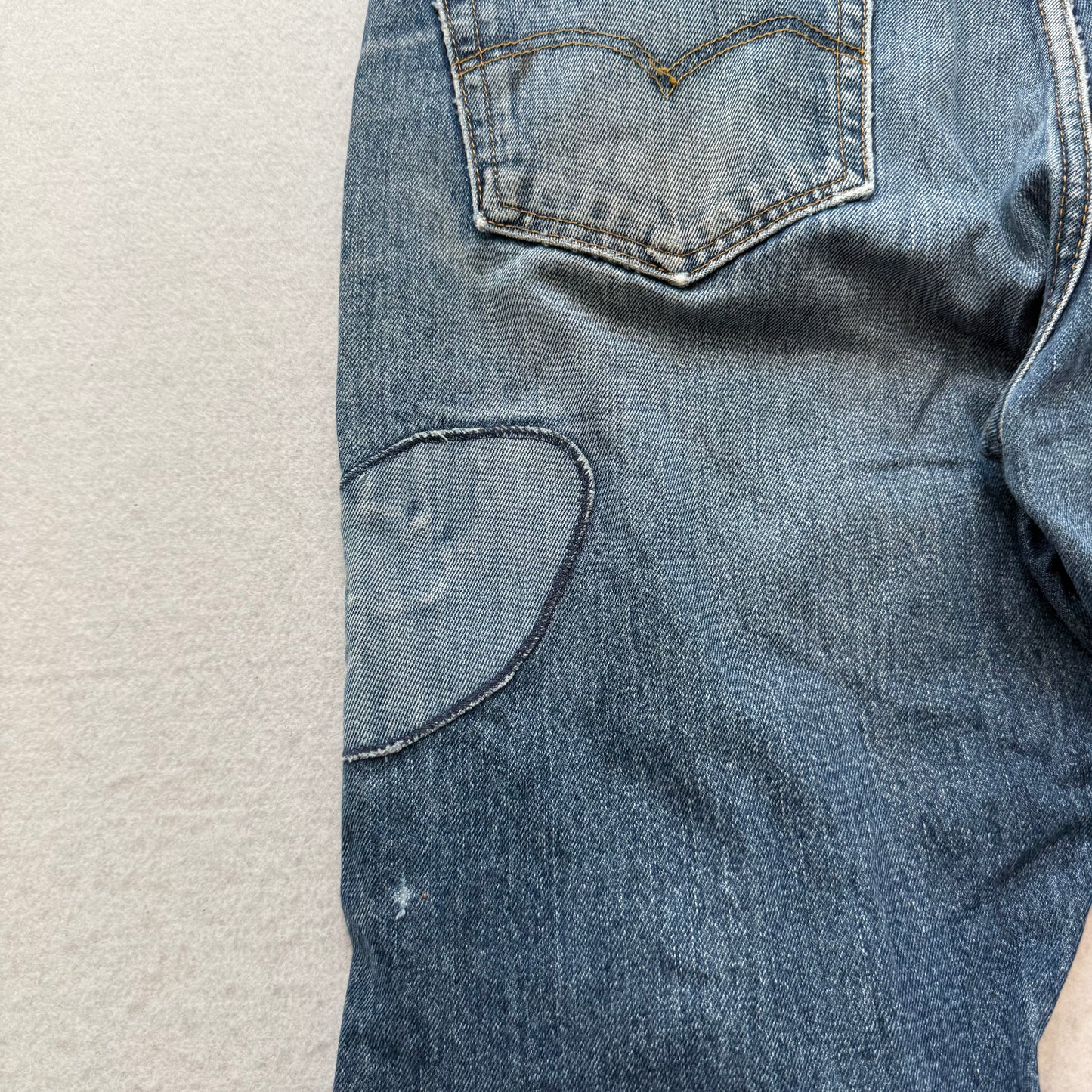 Levi's Mens Blue Denim Straight Leg Jeans frayed Hems Patched Classic Size 38x30