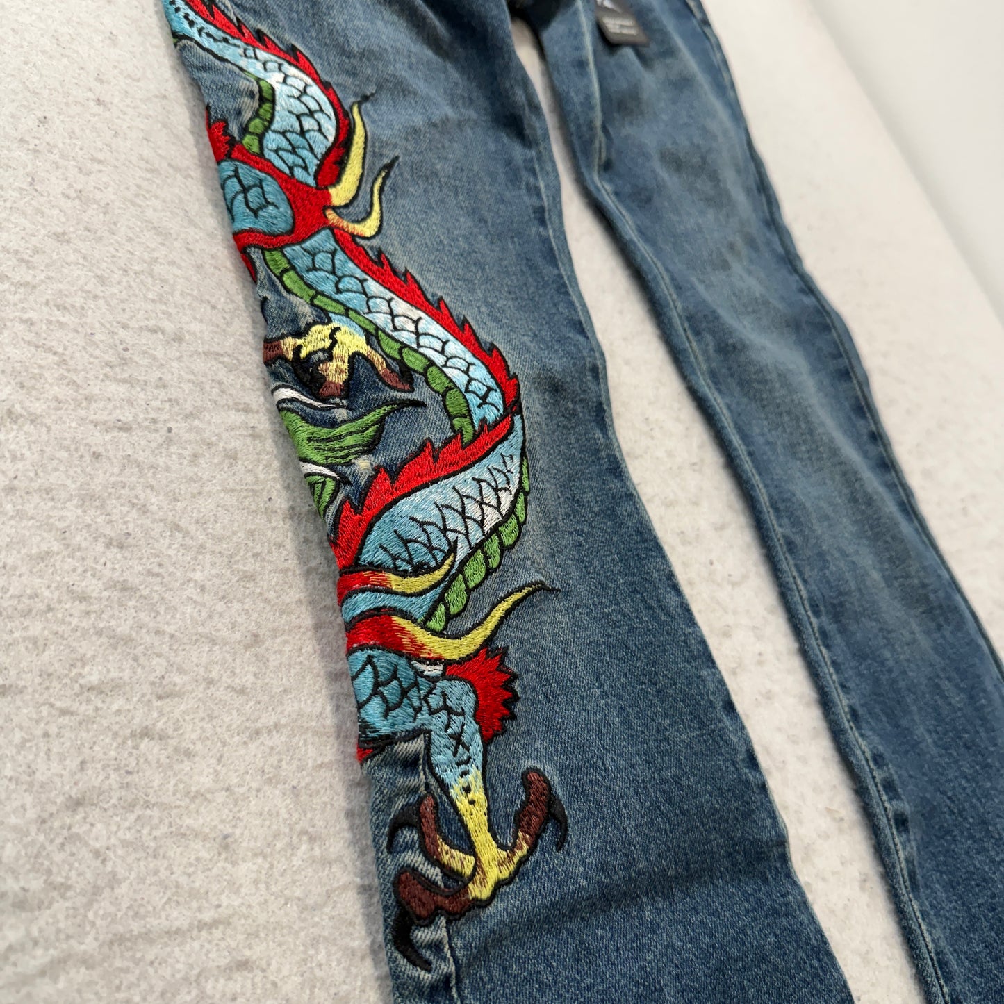 Ed Hardy Embroidered Dragon Women's Blue Flare Denim Jeans Tattoo Print Size 24