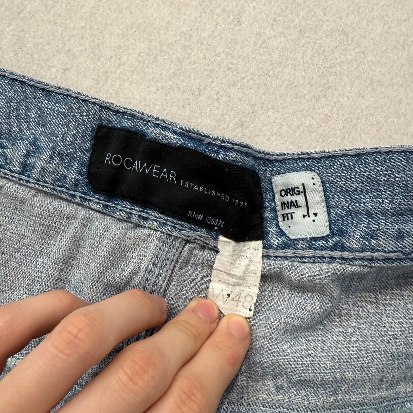 Rocawear Men's Blue Denim Relaxed Fit Shorts Embroidered Back Pockets Waist 48