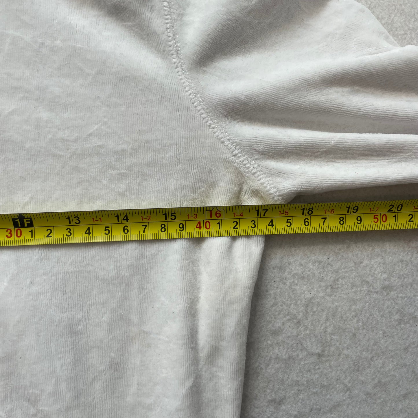 Vintage Juicy Couture Women's White Velour Zip-Up Hoodie Kangaroo Pockets Size S