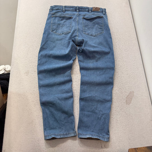 Kirkland Signature Men's Blue Denim Jeans Straight Fit Pocket Classic Size 38x30
