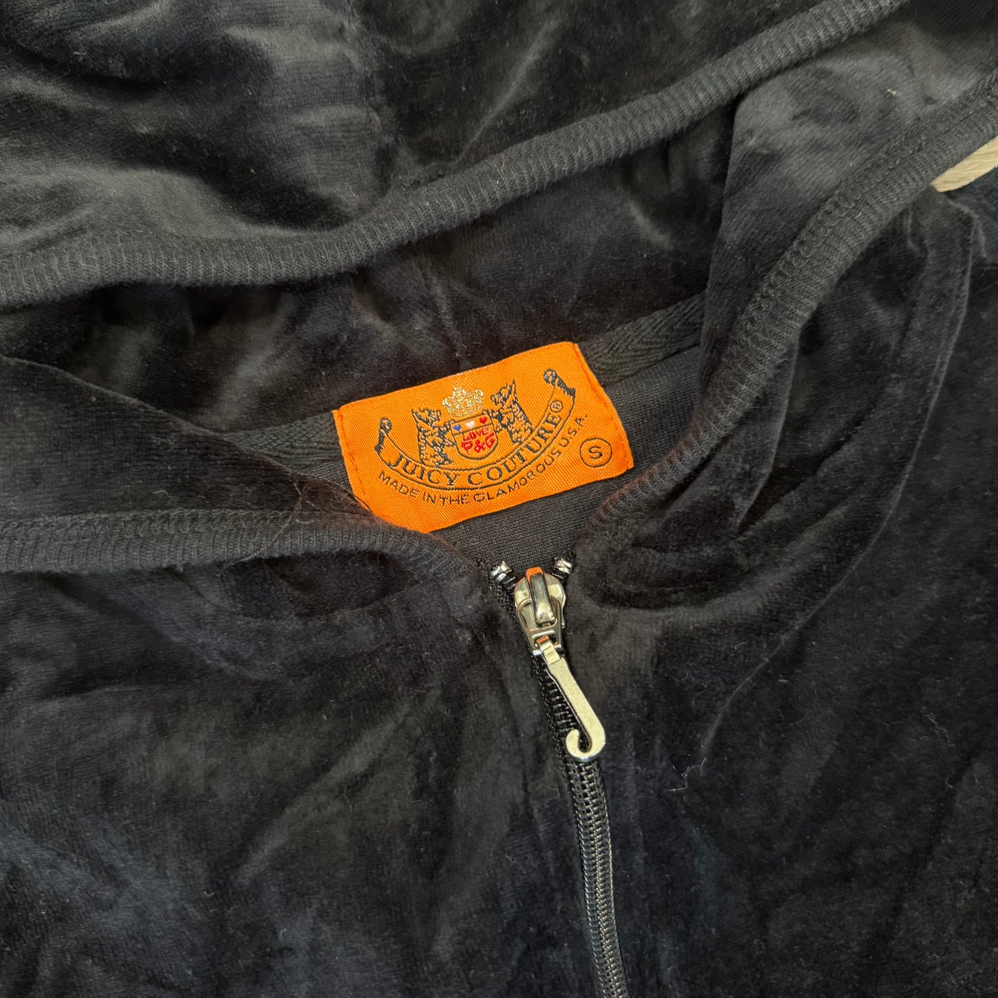 2003 Vtg Juicy Couture "Love and Luxury" Women Black Velour Zip-Up Hoodie Size S