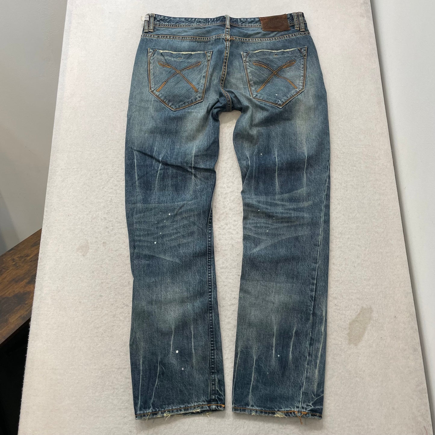 Akoo Brand Men's Blue Straight-Leg Distressed Ripped Knee Denim Jeans Size 36