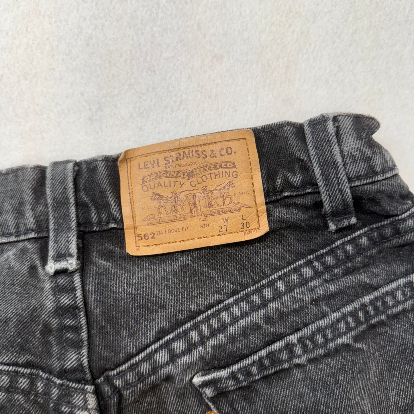 Levi Strauss & Co 562 Men's Faded Black Denim Loose Fit Distressed Jeans Size 27