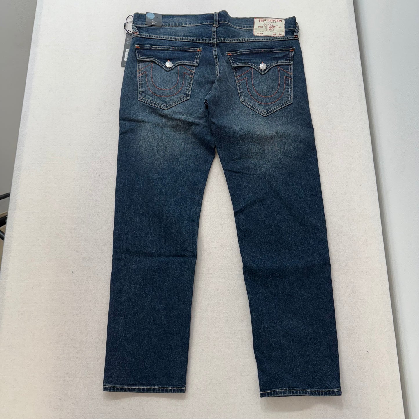 True Religion Geno Relaxed Slim Blue Denim Jeans Straight Leg Contrast Stitching Arcuate Flap Pockets Size W32