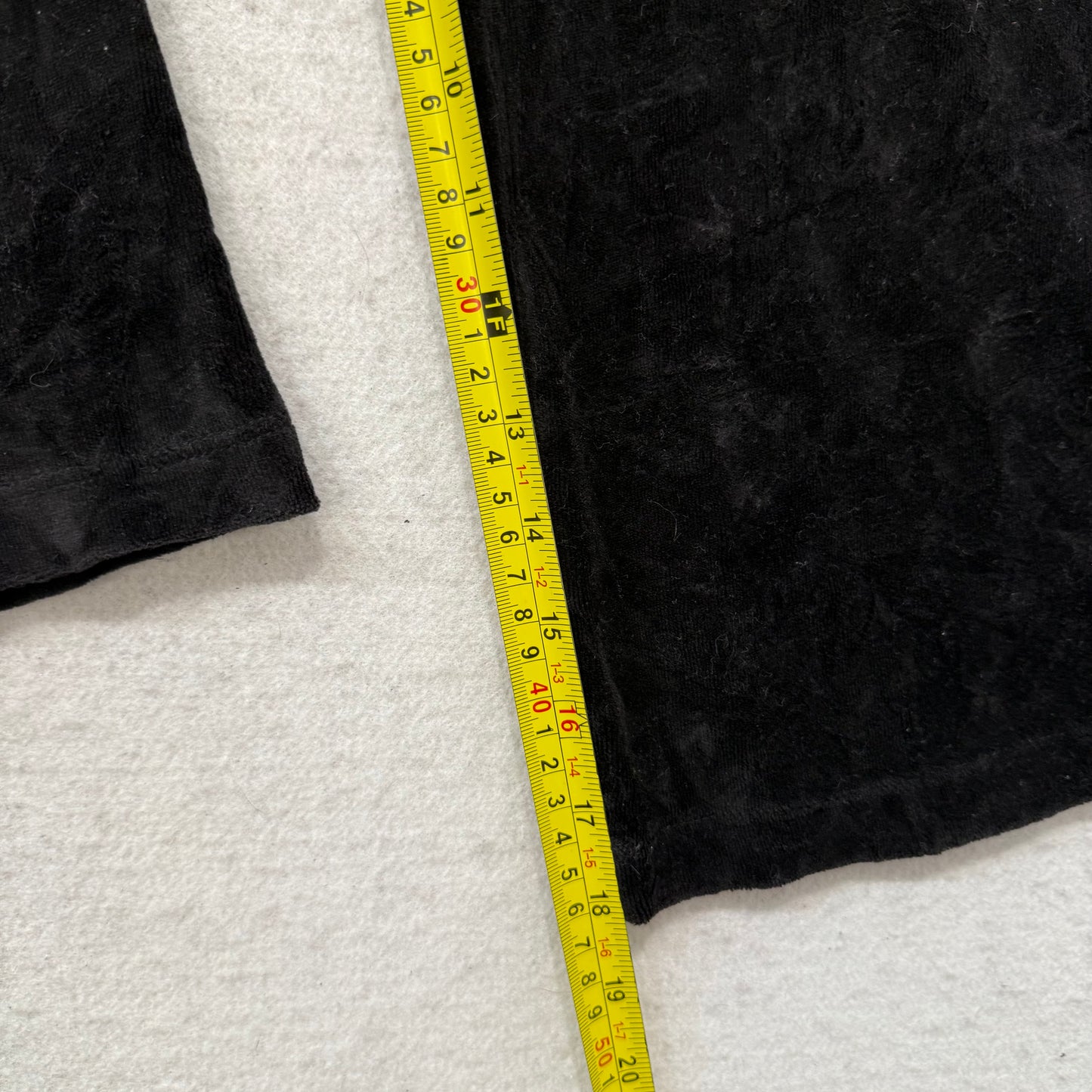 2003 Vintage Juicy Couture Women Black Velour Capri Pant Back Snap Pocket Size S