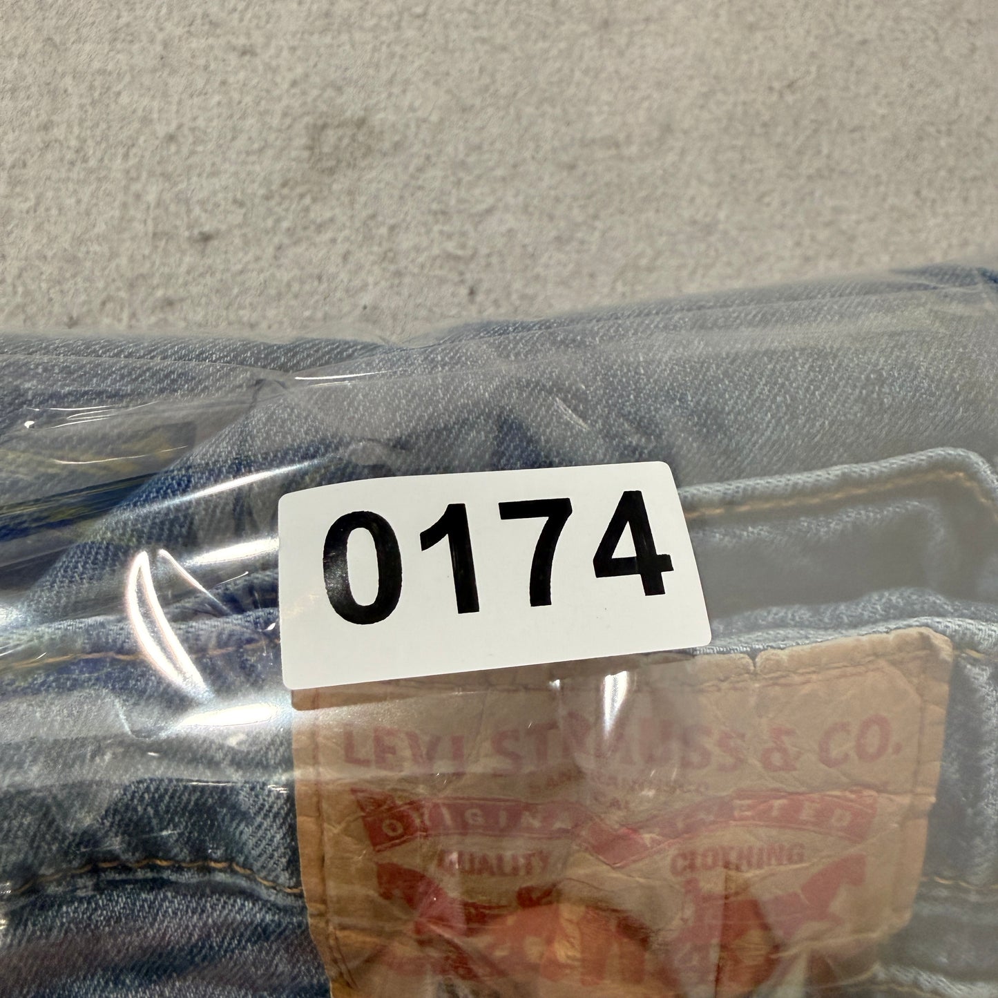 Levi's 541 Men's Blue Straight Denim Jeans Zip-Fly Pockets Classic Size W34xL36