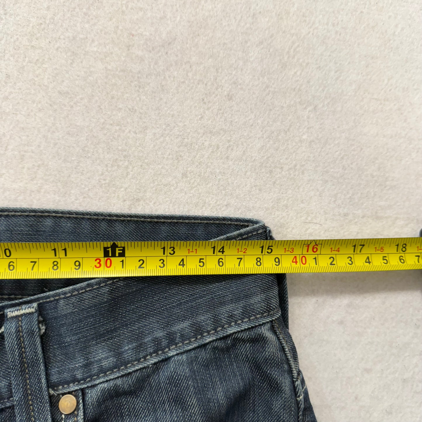 Levi's 514 Men's Blue Denim Slim Straight Jeans Button-Flap Back Pockets Size 30