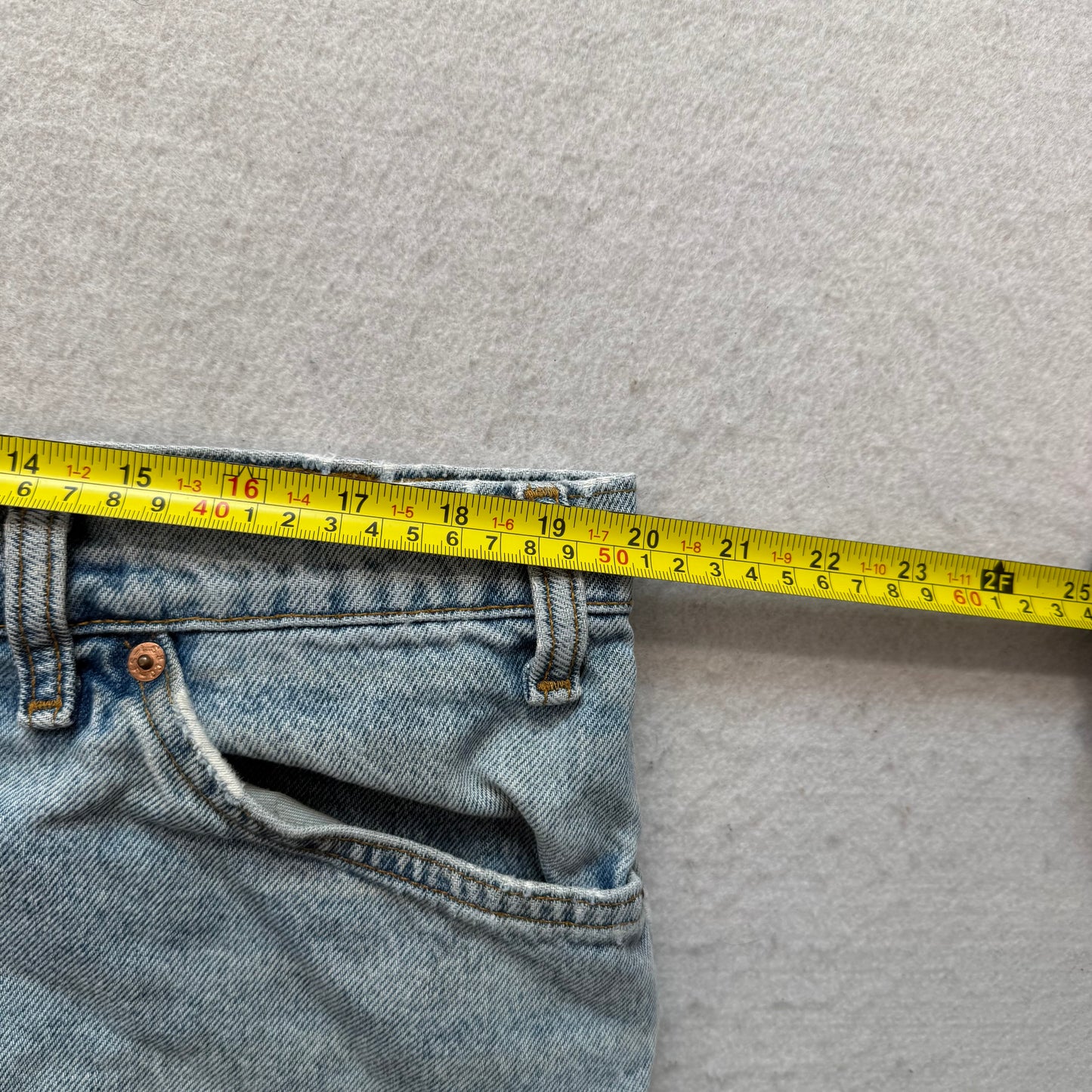 Levi's Strauss & Co. 550 Women's Blue Cut-Off Denim Short Zip-Fly Size 42x32