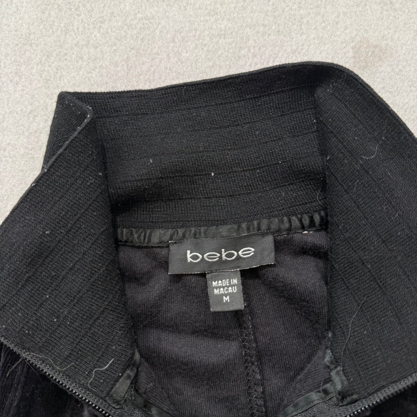 Bebe Women's Black Velour Full Zip Track Jacket Mock Neck Logo Streetwear Size M
