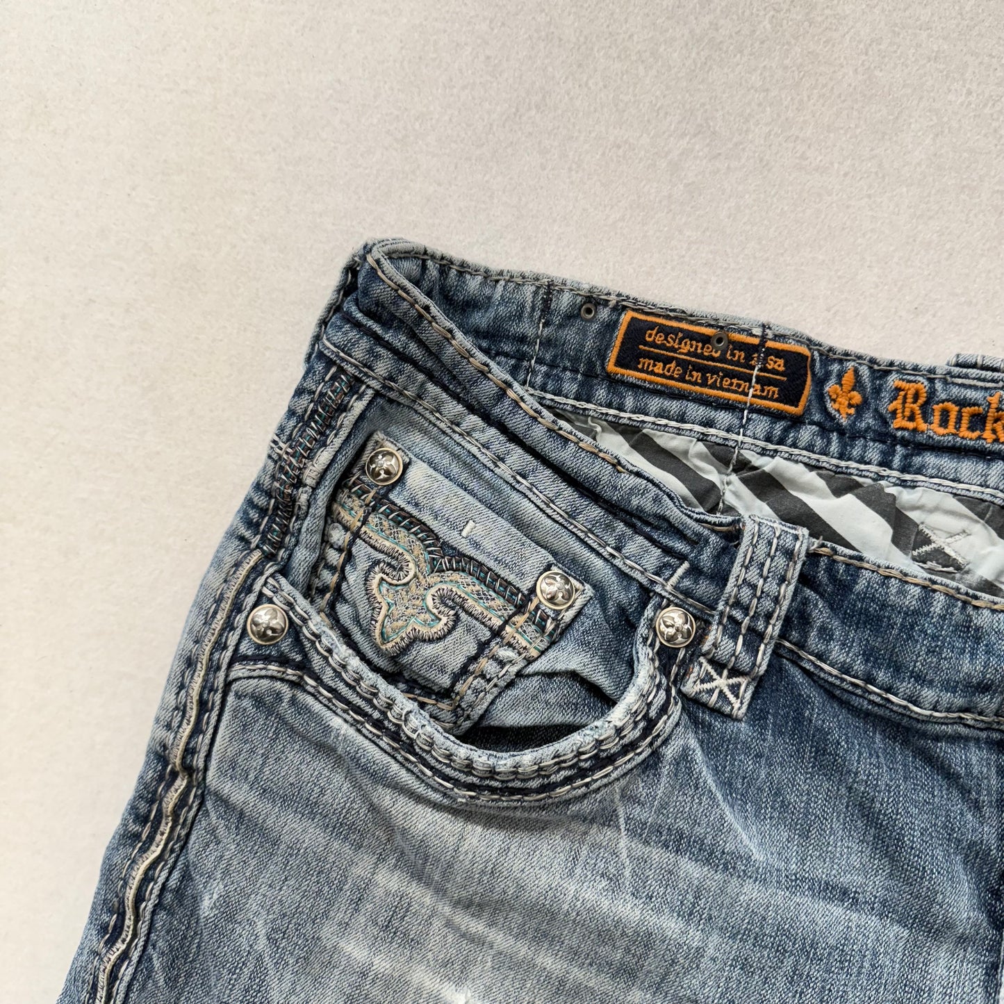 Rock Revival Light Washed Denim Straight Jeans Fleur-de-lis Pockets Size 40