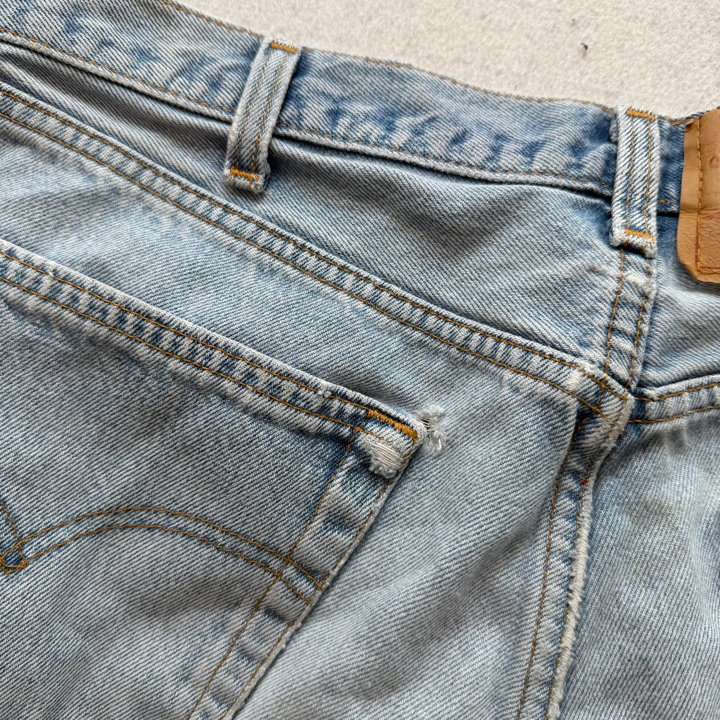Levi's Strauss & Co Mens Blue Denim Cut-Off Shorts Button Fly Frayed Hem Size 40