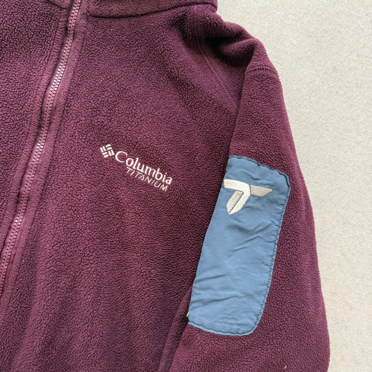 Columbia Titanium Women's Maroon Full-Zip Fleece Jacket Mock Neck Pockets Size M