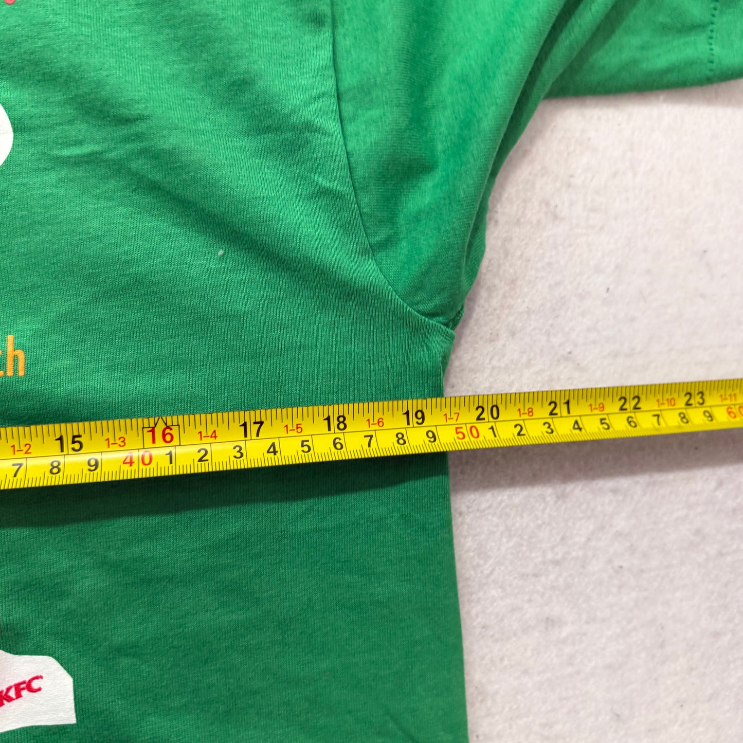 Fruit of the Loom Men's Kelly Green Cotton T-Shirt Short Sleeves Graphic Size M