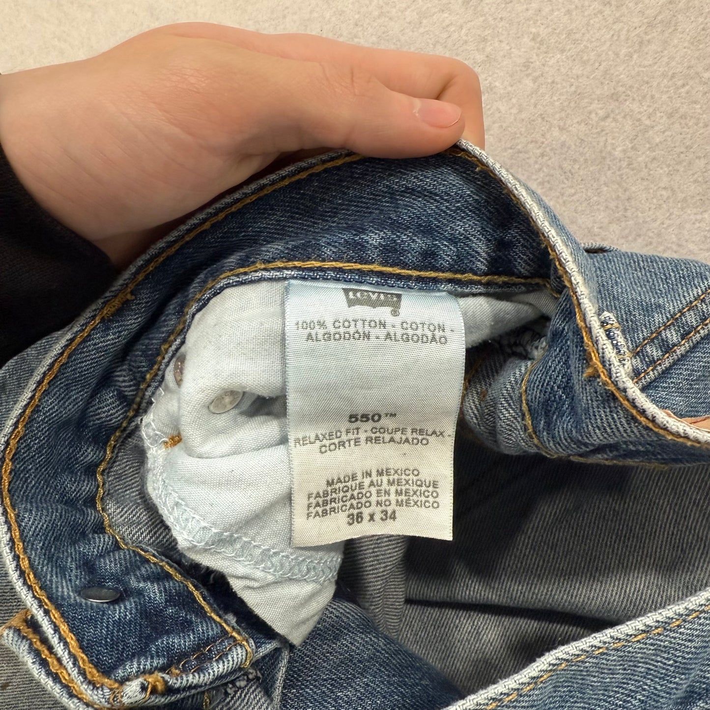 Levi’s 550 Relaxed Fit Blue Denim Jeans Mid Rise Made in Mexico Size 36