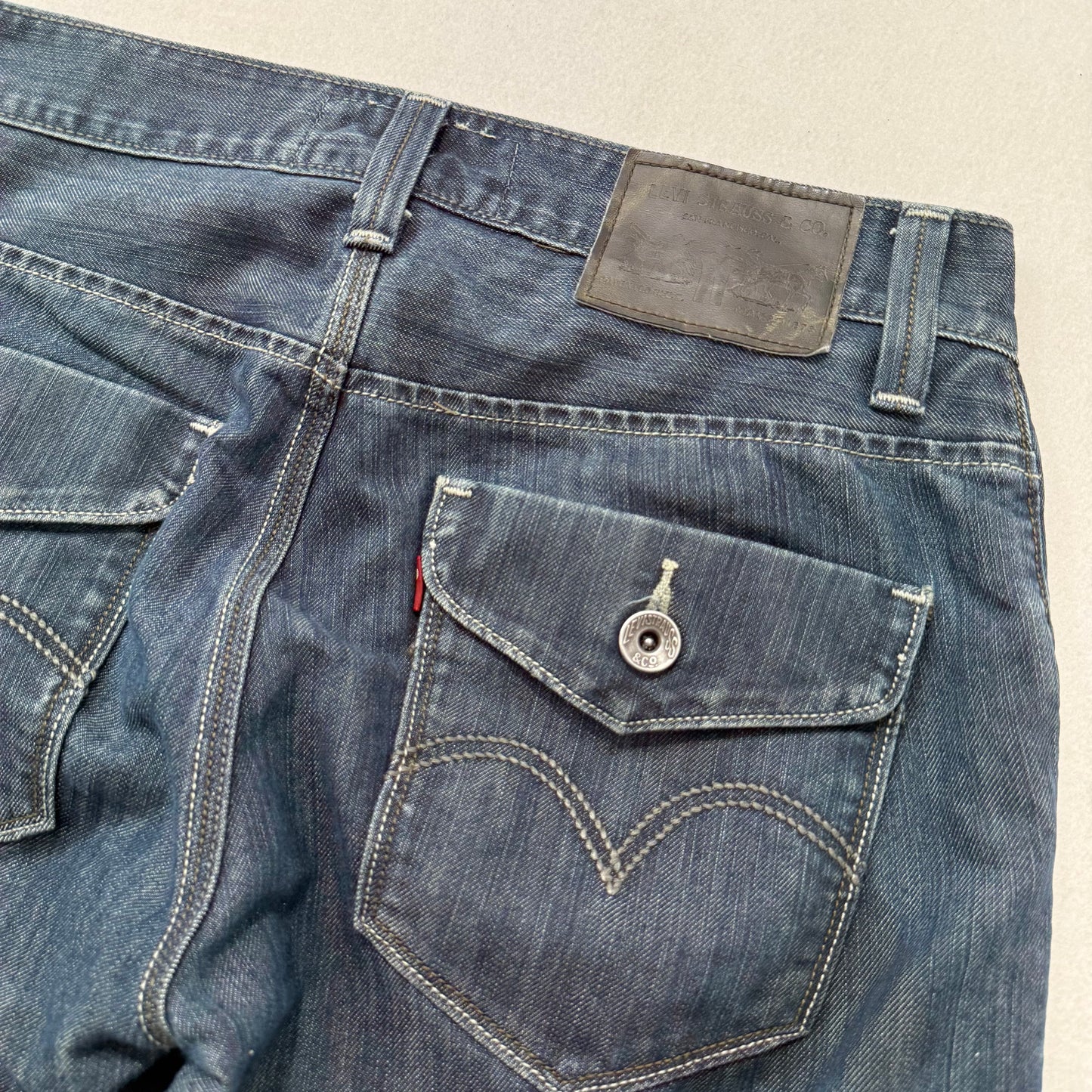 Levi's 514 Men's Blue Denim Slim Straight Jeans Button-Flap Back Pockets Size 30