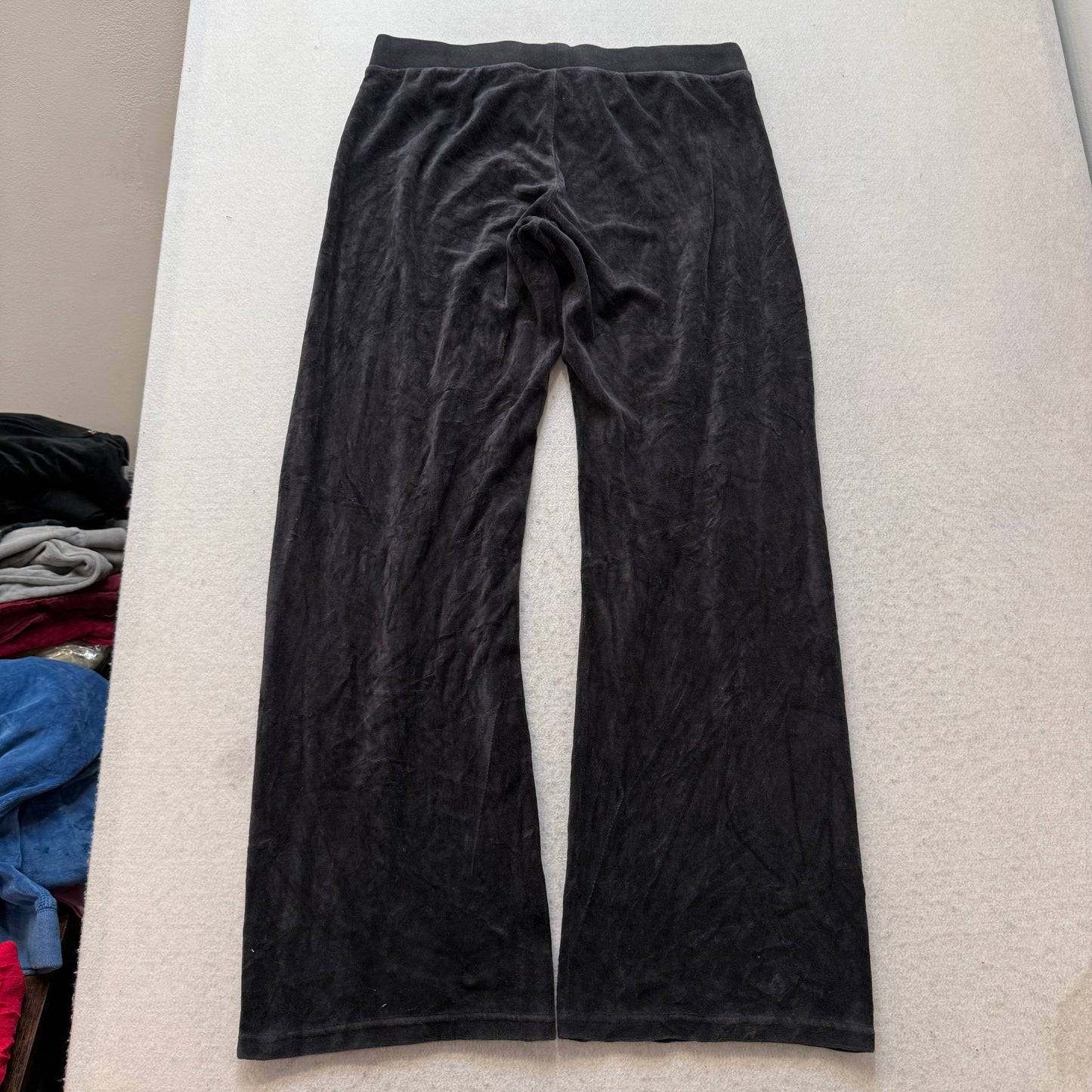 Juicy Couture Women's Faded Black Velour Flared Track Pant Loungewear Y2K Size M