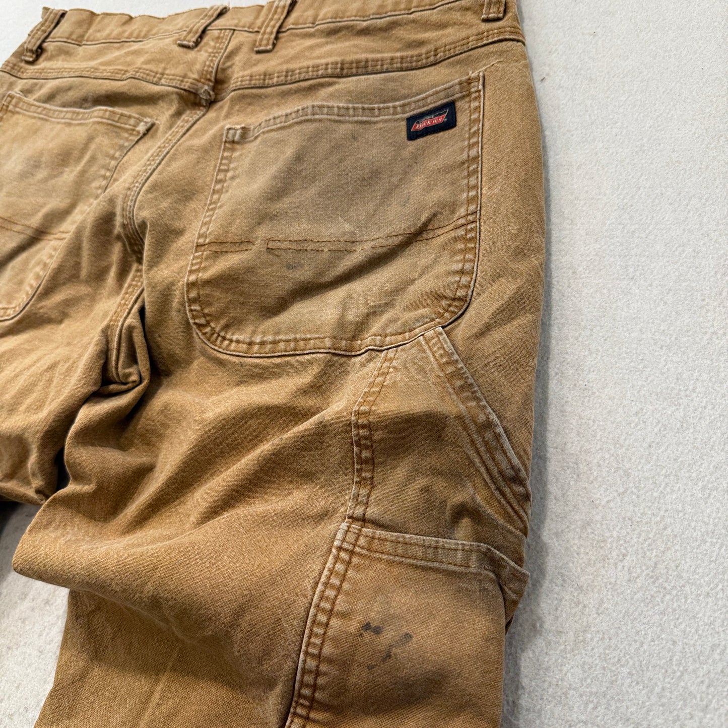 Genuine Dickies Men's Khaki Denim Carpenter Pants Relaxed Fit Pockets Size 33x32