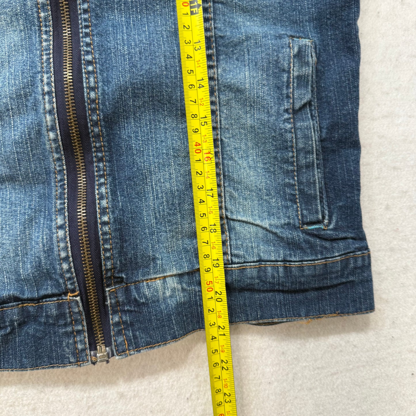 Apple Bottoms by Nelly Womens Denim Zip Up Cropped Jacket Spellout Design Size L