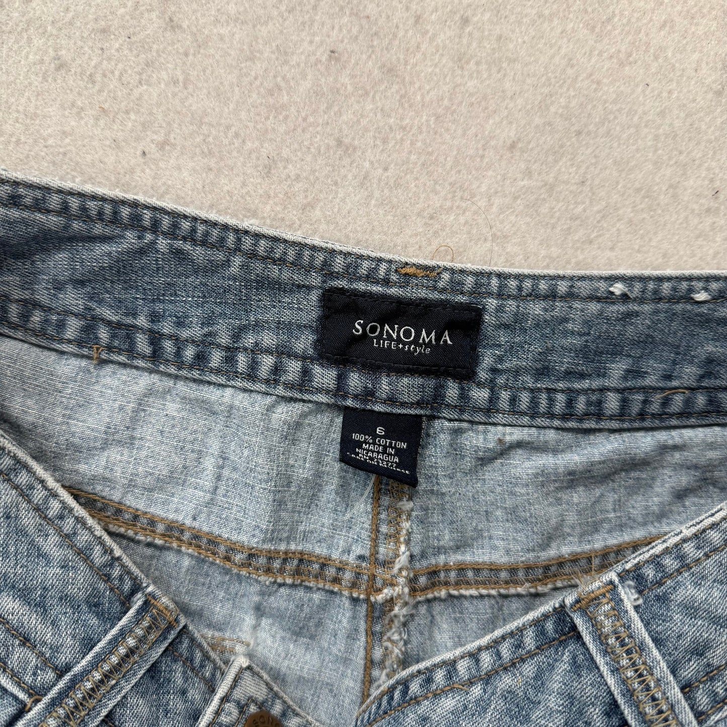Sonoma Life + Style Women's Blue Denim Cargo Shorts Button Flap Pockets Size 6