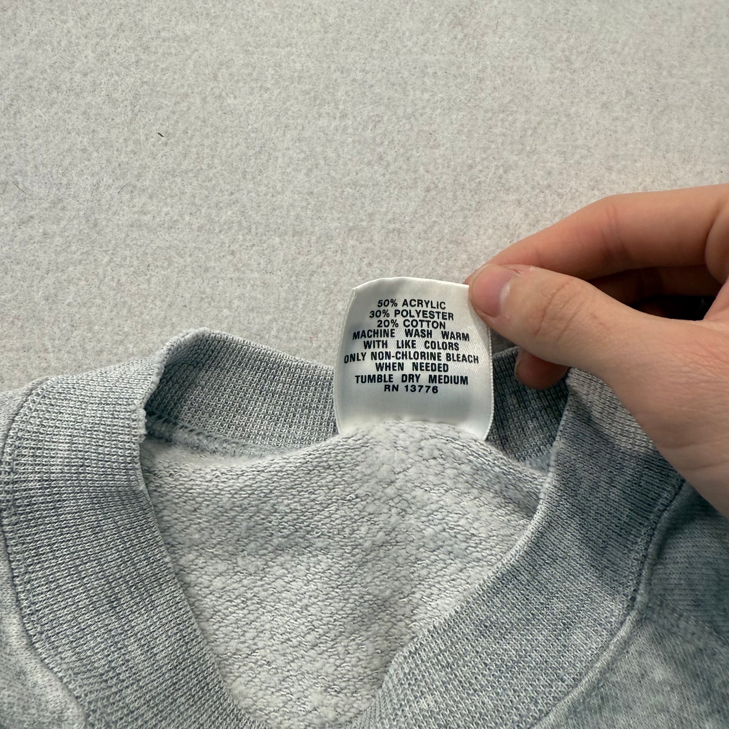 Hanes Men's Heather Gray Acrylic Blend Sweatshirt Long Sleeves Graphic Size XL