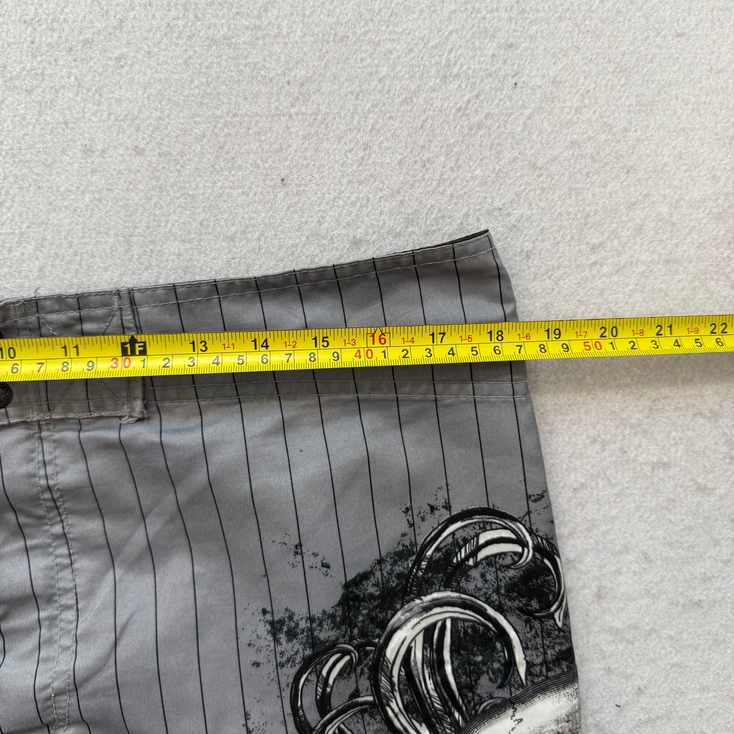 Mossimo Supply Men Gray Pinstripe Skull Graphic Swim Shorts Board Trunks Size 36